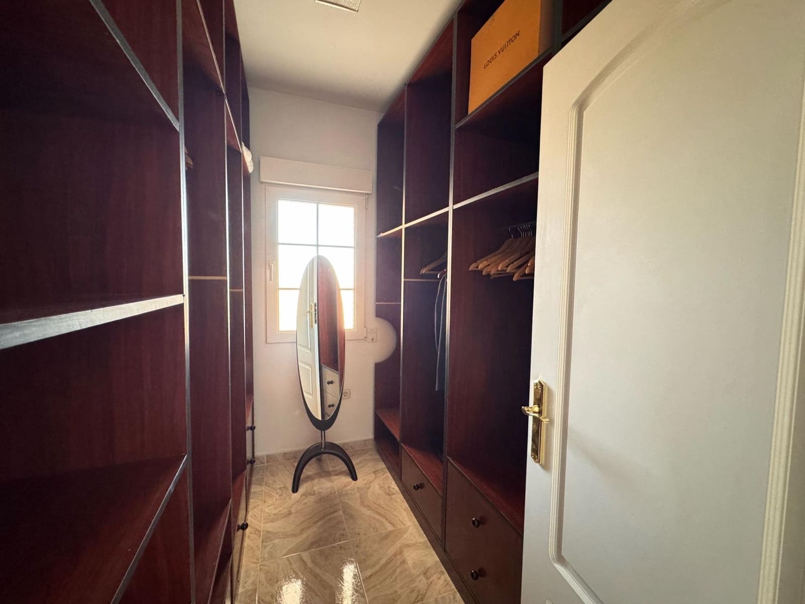 Villa/Maison de 7 chambres à louer à La Nucia avec piscine garage - 5 800 € (Ref: 10014213)