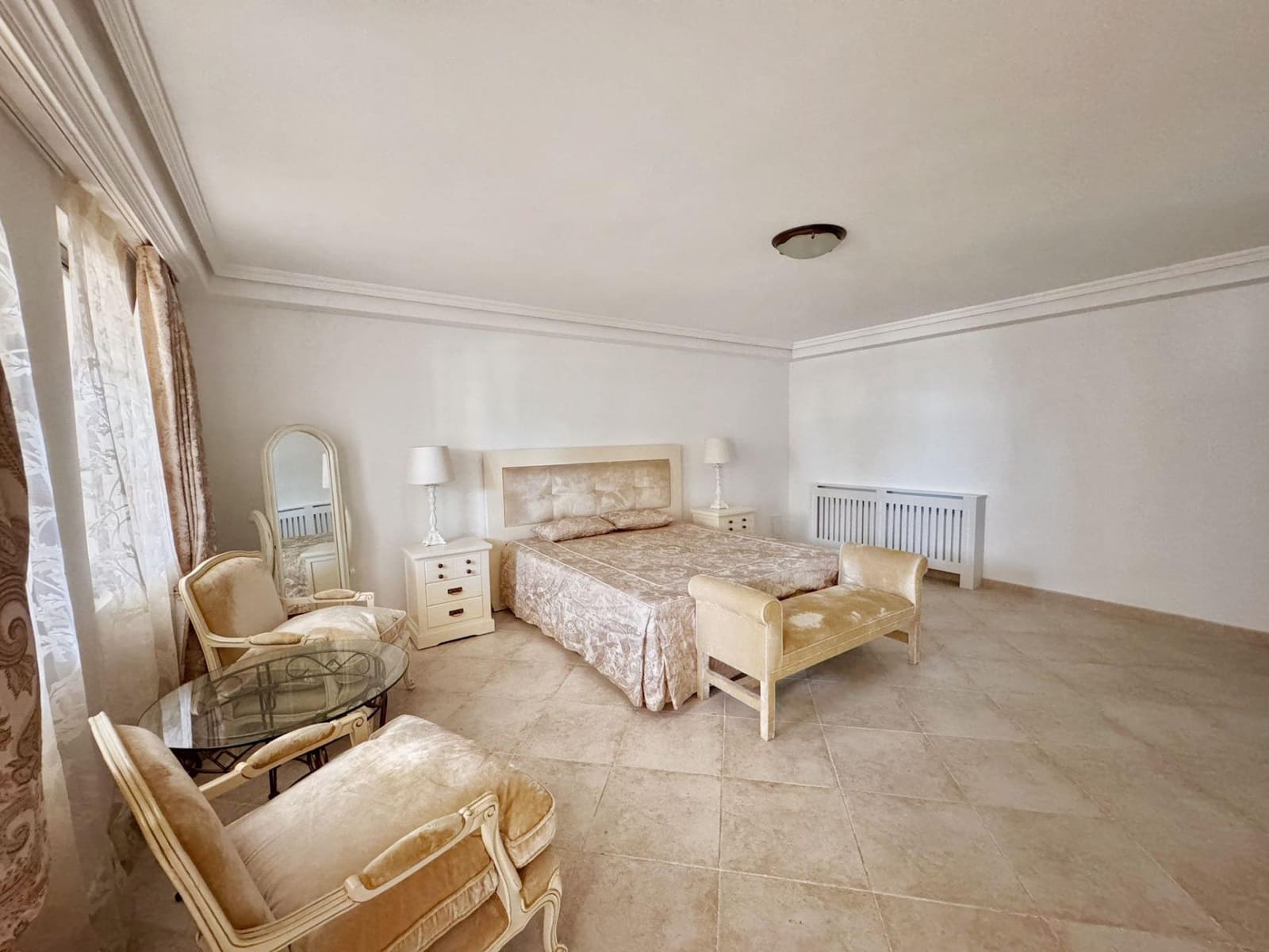 Villa/Maison de 7 chambres à louer à La Nucia avec piscine garage - 5 800 € (Ref: 10014213)