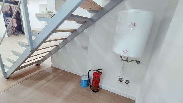 Commercieel te huur in Alicante stad - € 800 (Ref: 10014215)