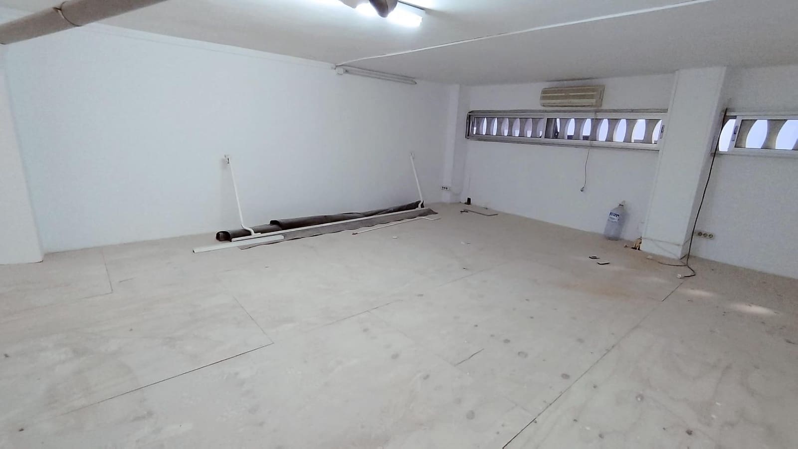 Commercieel te huur in Alicante stad - € 800 (Ref: 10014215)
