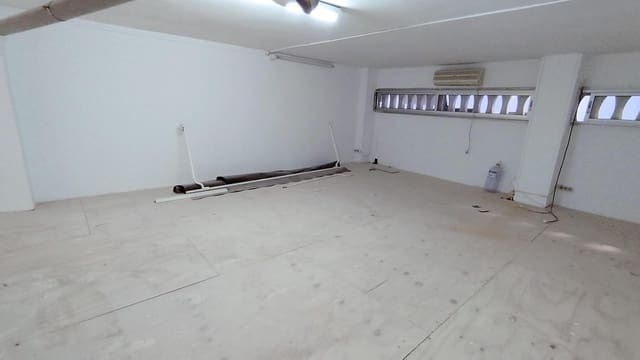 Commercieel te huur in Alicante stad - € 800 (Ref: 10014215)