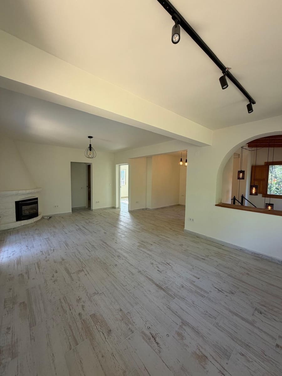 4 makuuhuone Huvila vuokrattavana paikassa Albir mukana uima-altaan - 3 500 € (Ref: 10014216)