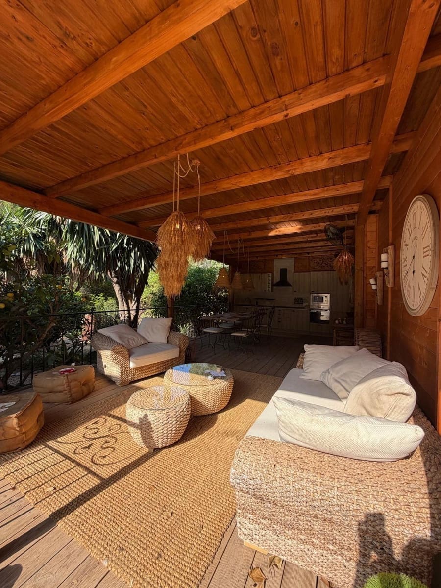 4 makuuhuone Huvila vuokrattavana paikassa Albir mukana uima-altaan - 3 500 € (Ref: 10014216)