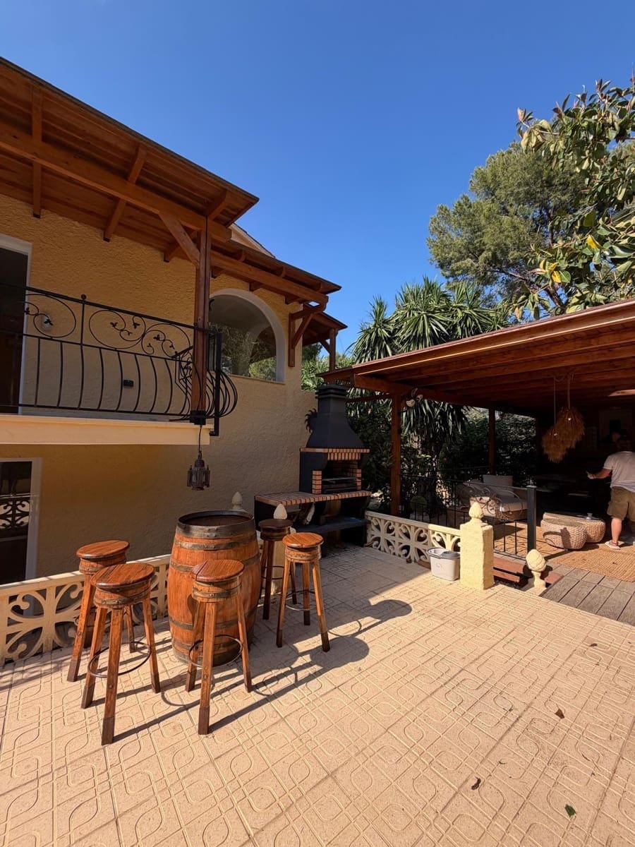 4 makuuhuone Huvila vuokrattavana paikassa Albir mukana uima-altaan - 3 500 € (Ref: 10014216)