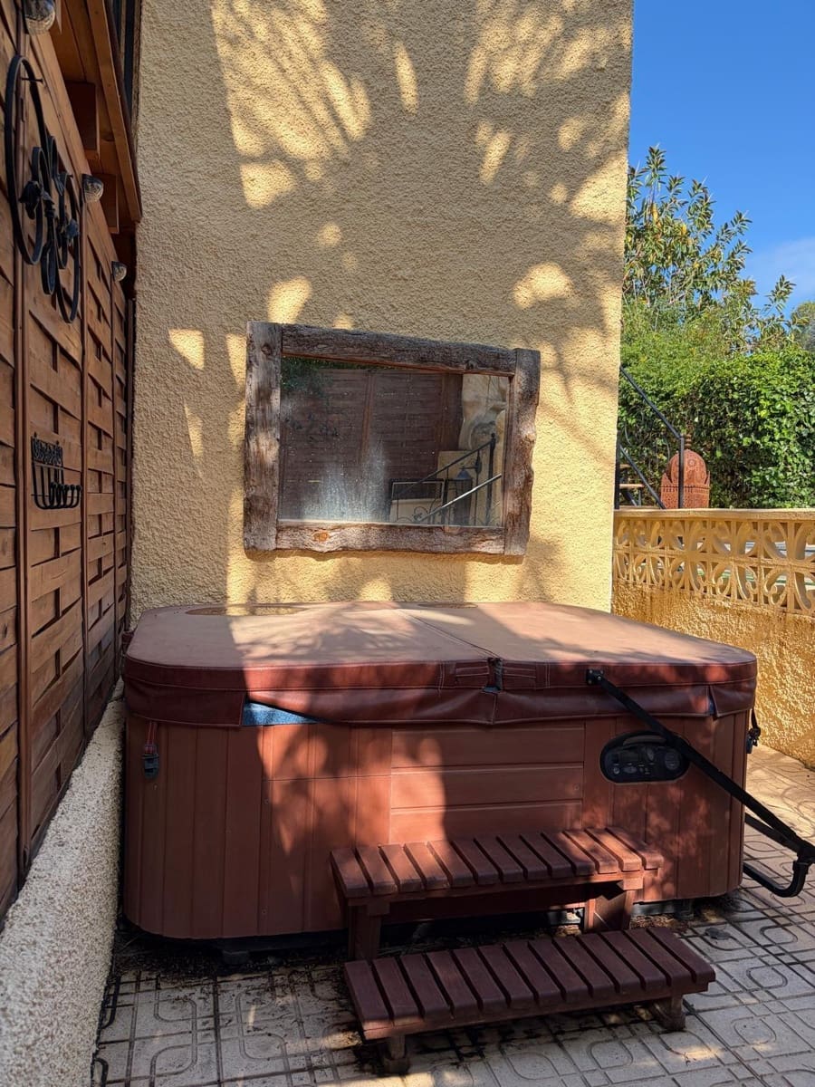 4 makuuhuone Huvila vuokrattavana paikassa Albir mukana uima-altaan - 3 500 € (Ref: 10014216)