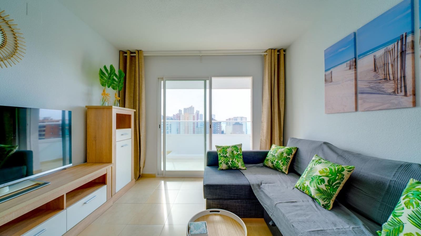 1 bedroom Apartment for rent in Benidorm with pool garage - € 2,200 (Ref: 10014221)