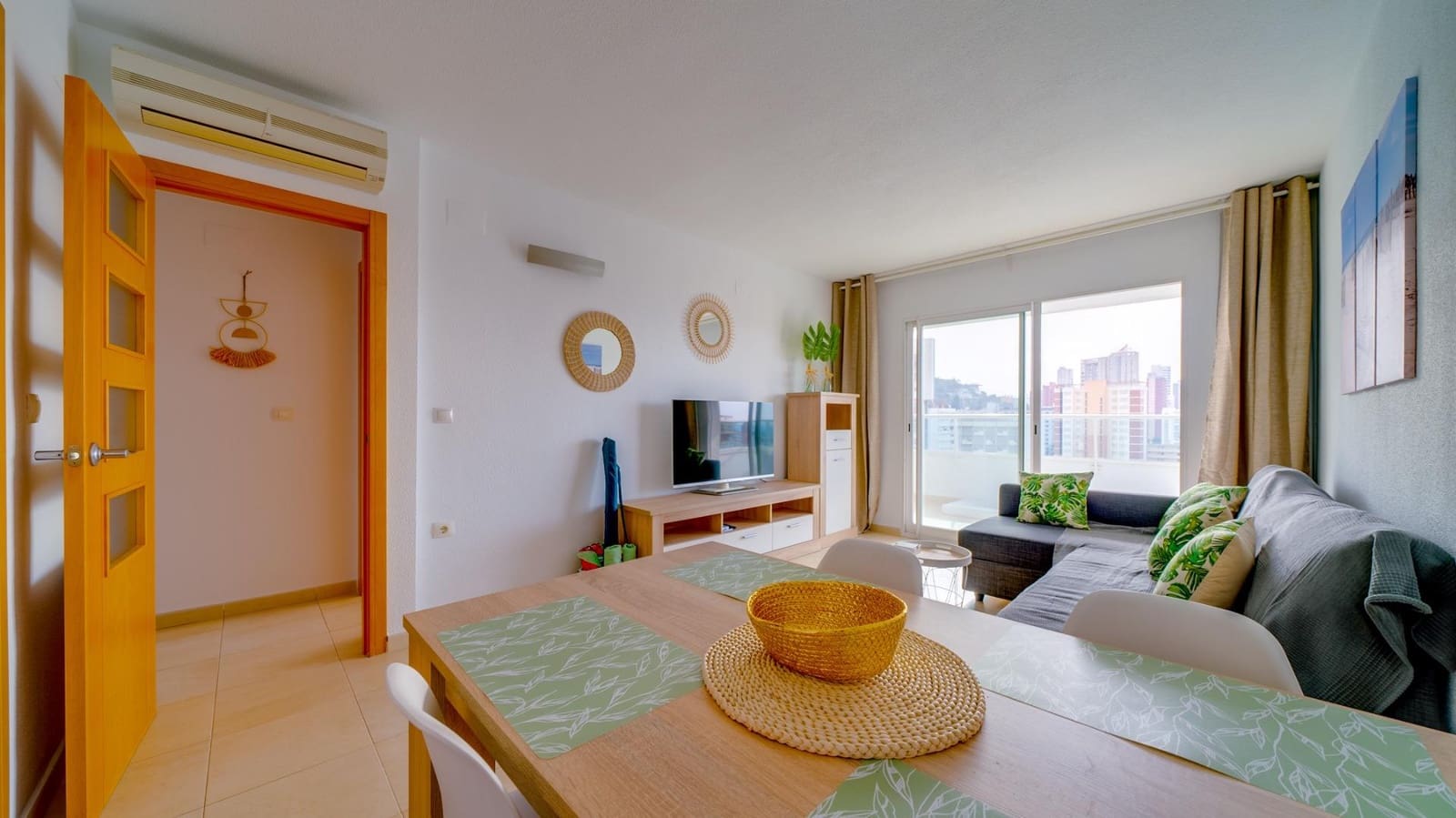 1 bedroom Apartment for rent in Benidorm with pool garage - € 2,200 (Ref: 10014221)
