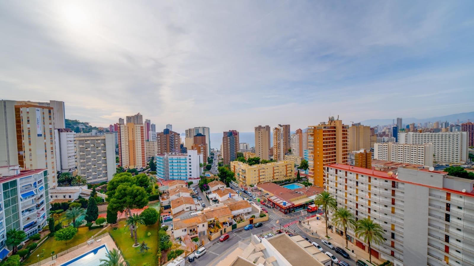 1 bedroom Apartment for rent in Benidorm with pool garage - € 2,200 (Ref: 10014221)