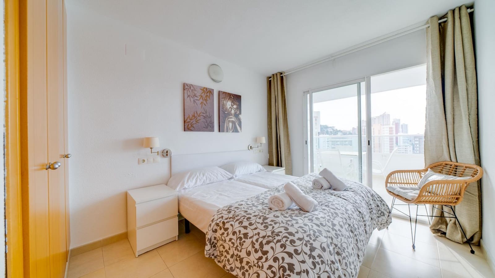 1 bedroom Apartment for rent in Benidorm with pool garage - € 2,200 (Ref: 10014221)