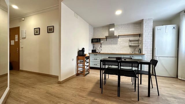 3 sovrum Lägenhet att hyra i Alicante stad - 1 800 € (Ref: 10014222)