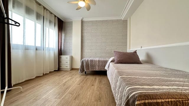 3 sovrum Lägenhet att hyra i Alicante stad - 1 800 € (Ref: 10014222)