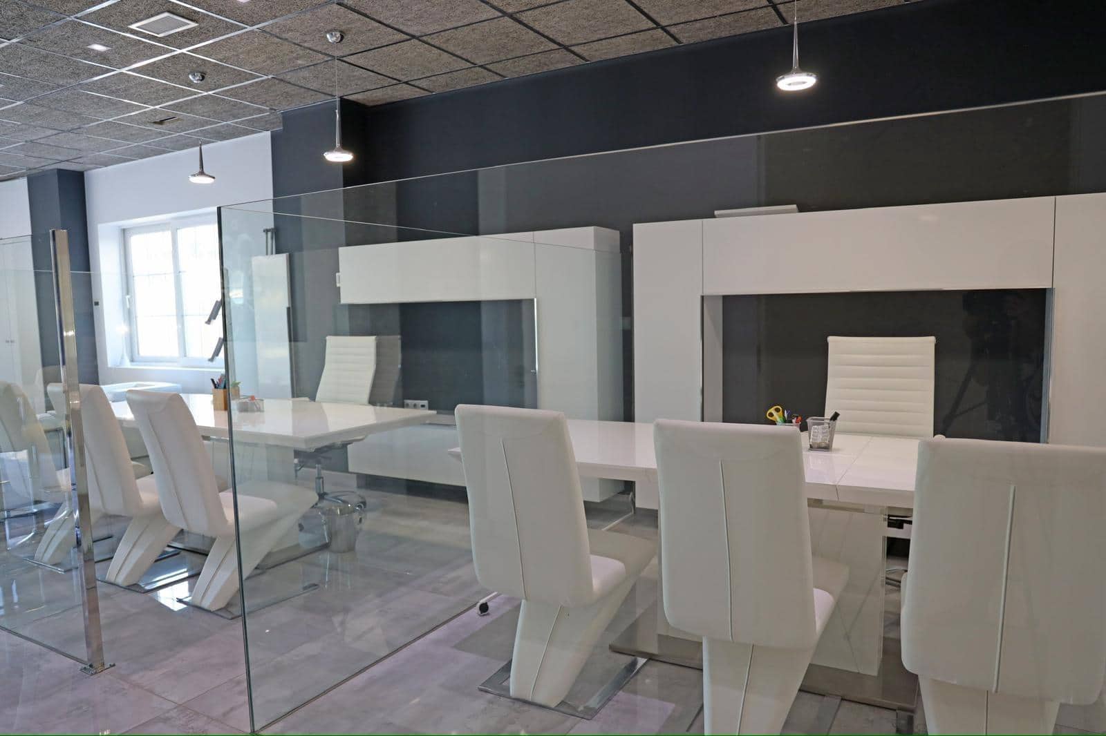 Büro zu vermieten in Guardamar del Segura - 1.300 € (Ref: 10014225)