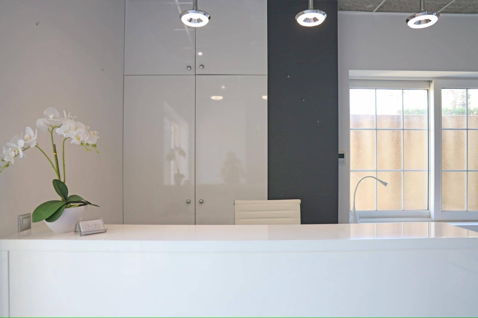 Büro zu vermieten in Guardamar del Segura - 1.300 € (Ref: 10014225)