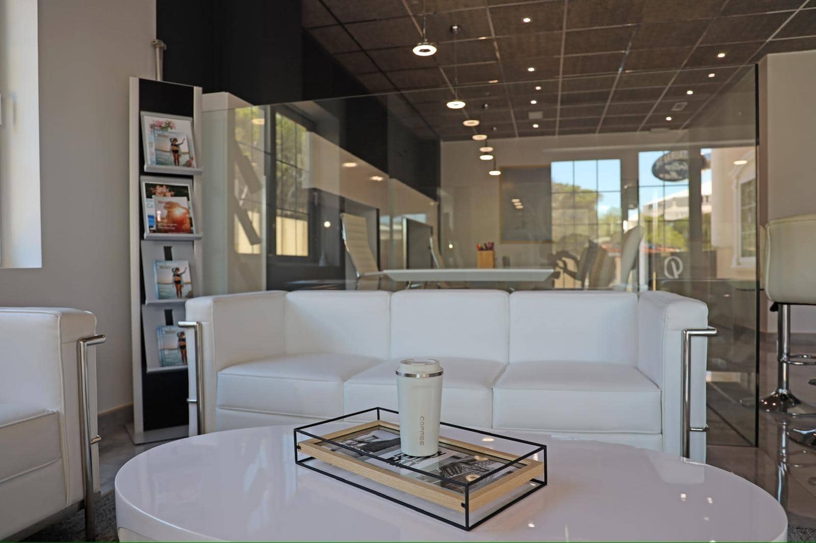 Büro zu vermieten in Guardamar del Segura - 1.300 € (Ref: 10014225)