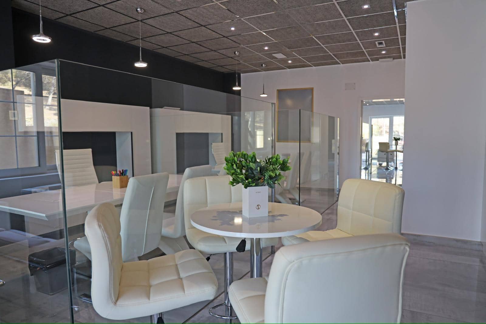 Büro zu vermieten in Guardamar del Segura - 1.300 € (Ref: 10014225)