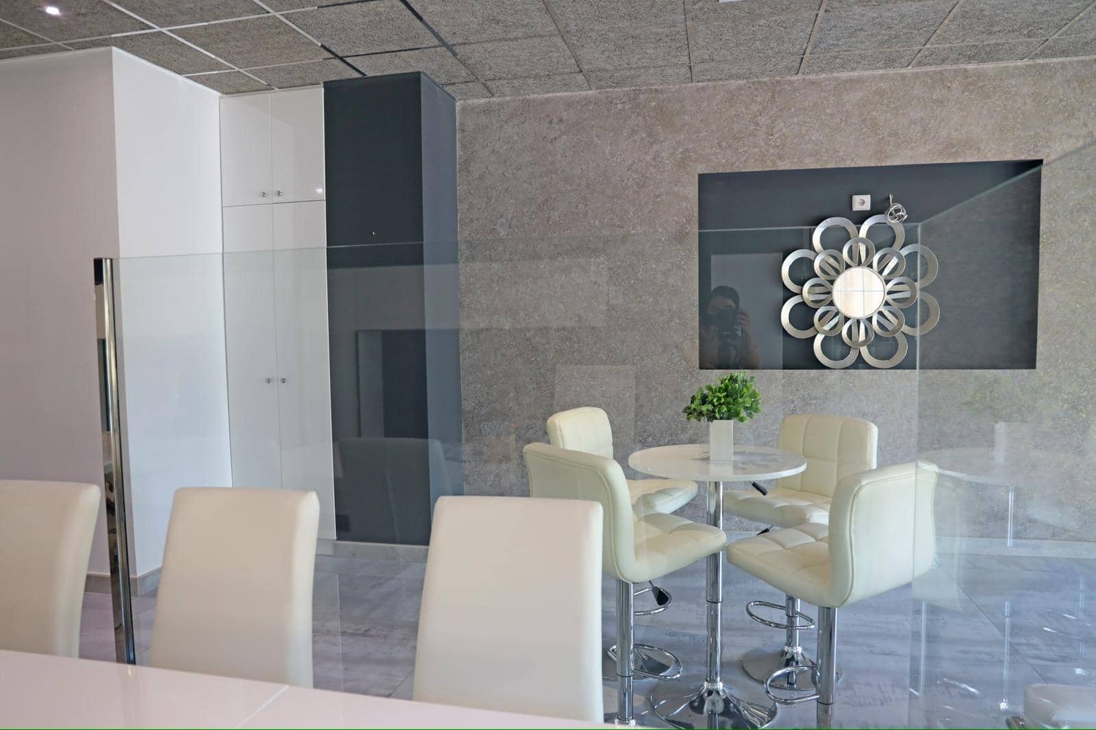 Büro zu vermieten in Guardamar del Segura - 1.300 € (Ref: 10014225)