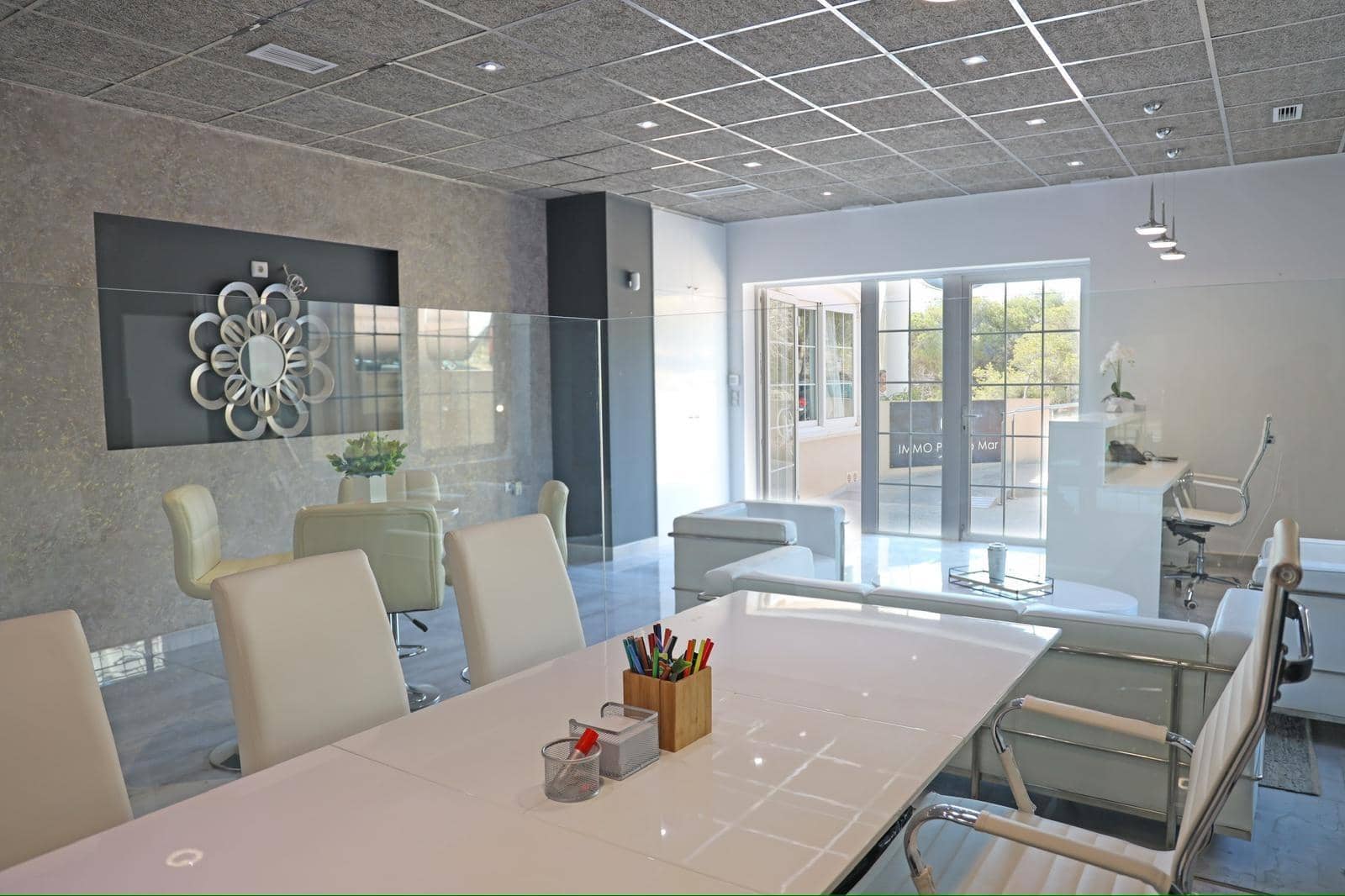 Büro zu vermieten in Guardamar del Segura - 1.300 € (Ref: 10014225)