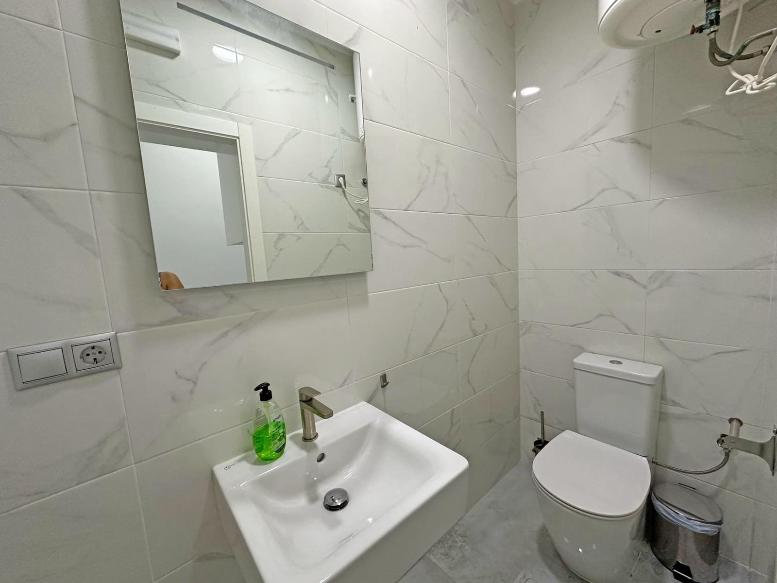Büro zu vermieten in Guardamar del Segura - 1.300 € (Ref: 10014225)