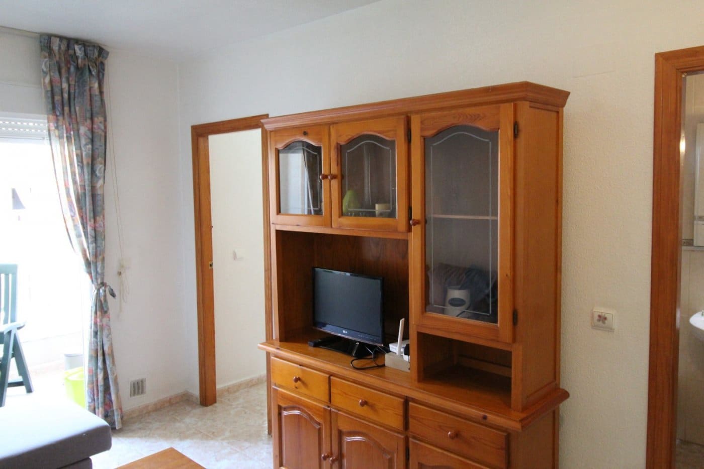 1 bedroom Apartment for rent in Torrevieja with pool - € 650 (Ref: 10014226)