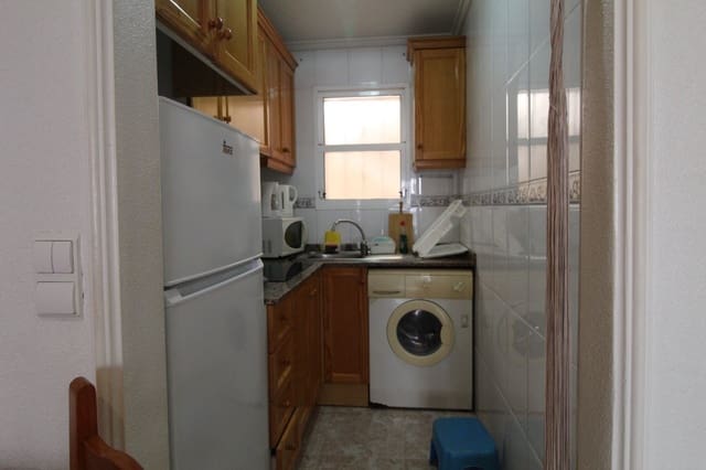 1 quarto Apartamento para arrendar em Torrevieja com piscina - 650 € (Ref: 10014226)