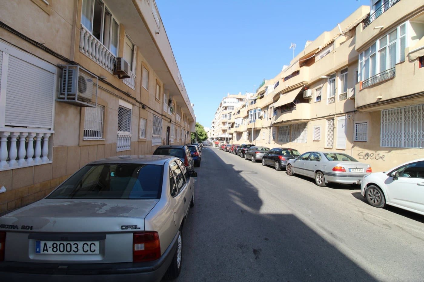 1 bedroom Apartment for rent in Torrevieja with pool - € 650 (Ref: 10014226)