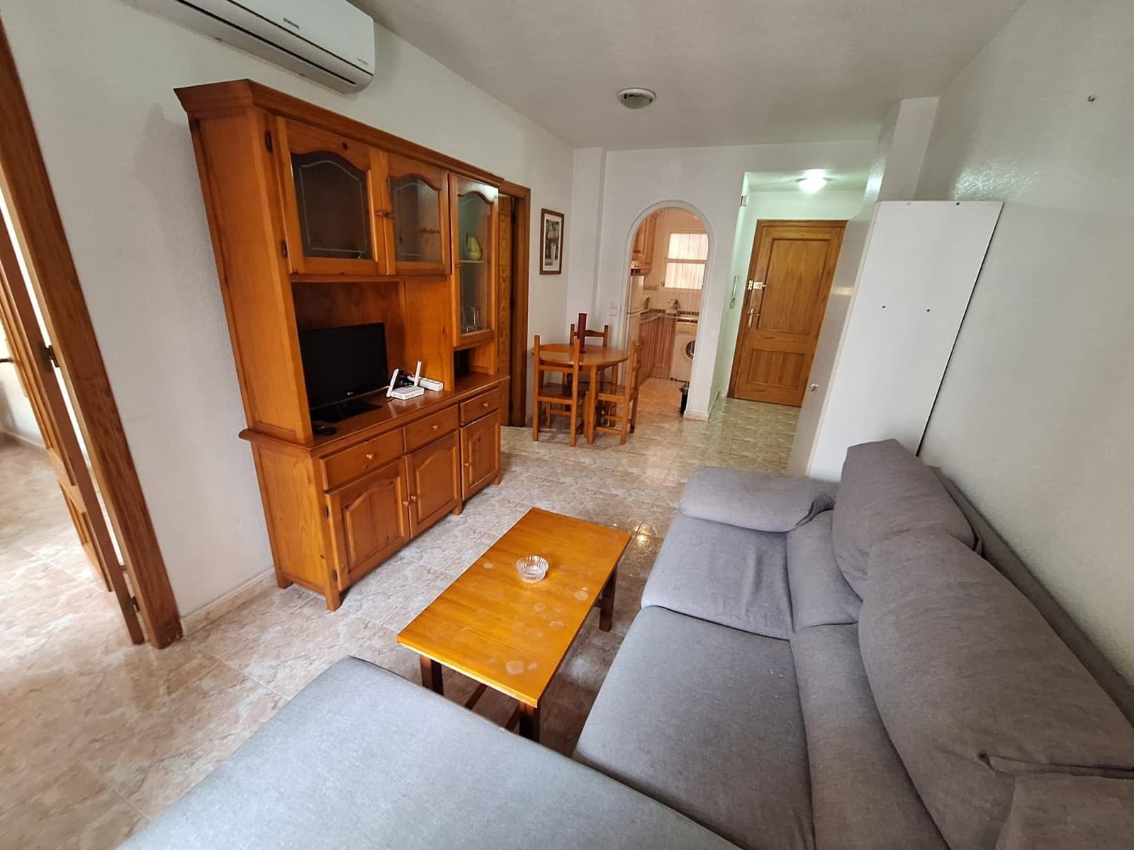 1 bedroom Apartment for rent in Torrevieja with pool - € 650 (Ref: 10014226)