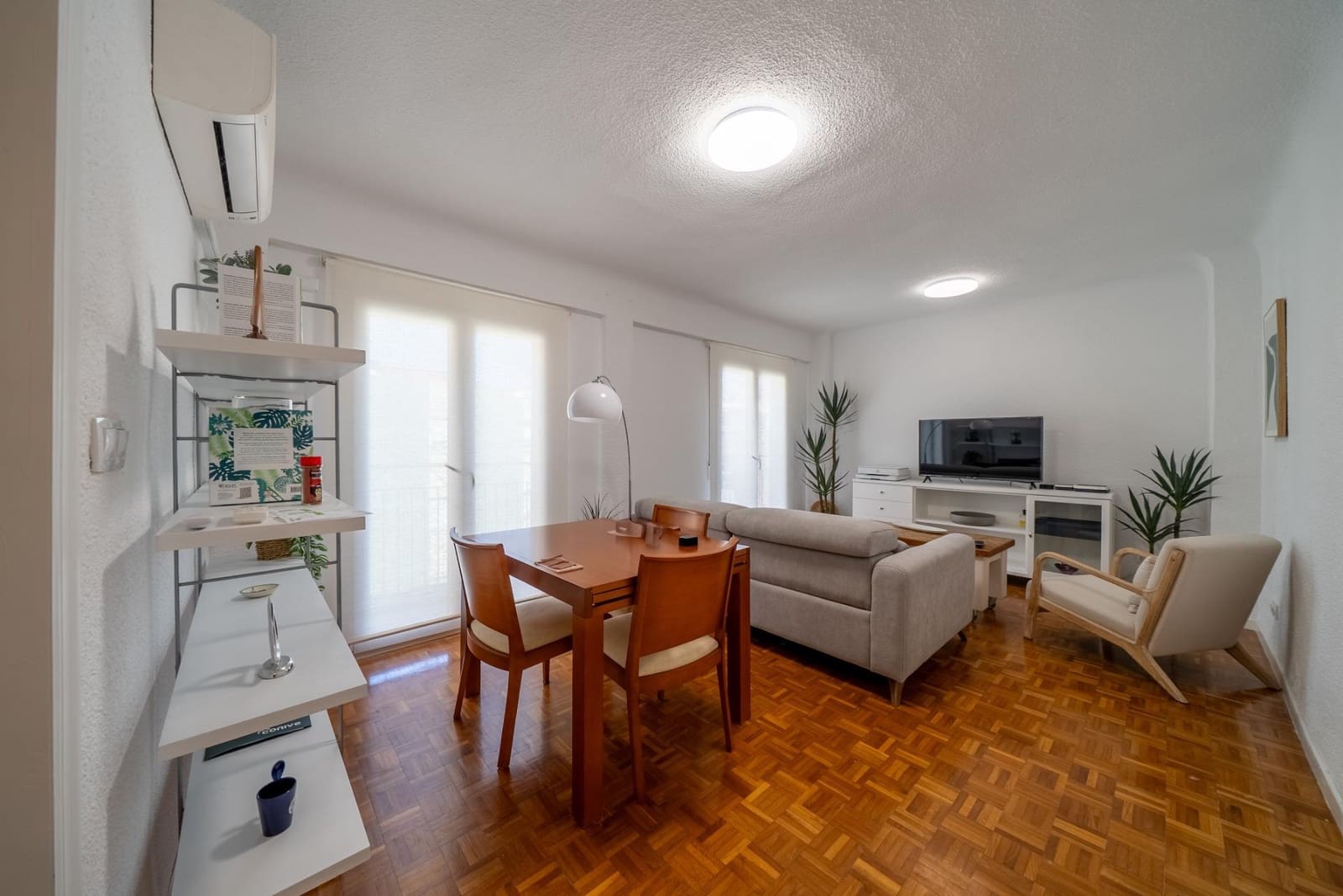 1 sovrum Lägenhet att hyra i Alicante stad - 1 300 € (Ref: 10014228)