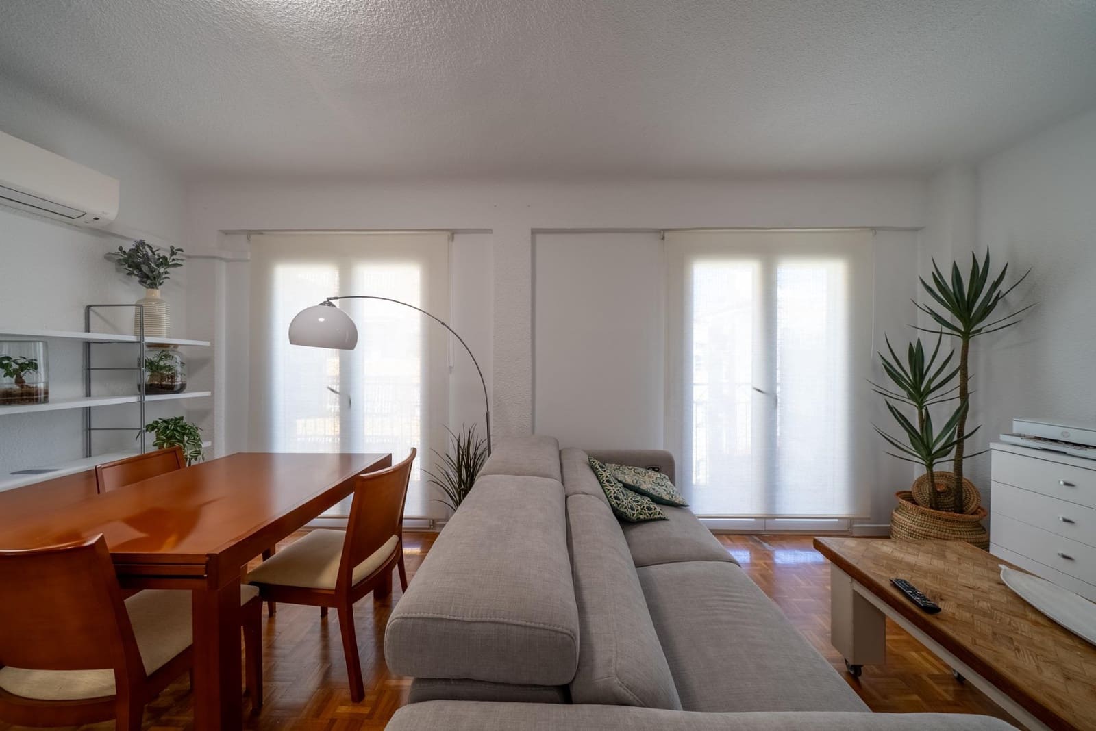 1 sovrum Lägenhet att hyra i Alicante stad - 1 300 € (Ref: 10014228)