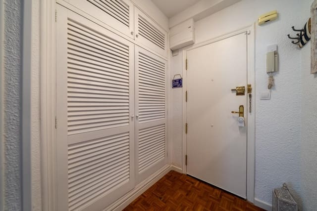 1 sovrum Lägenhet att hyra i Alicante stad - 1 300 € (Ref: 10014228)