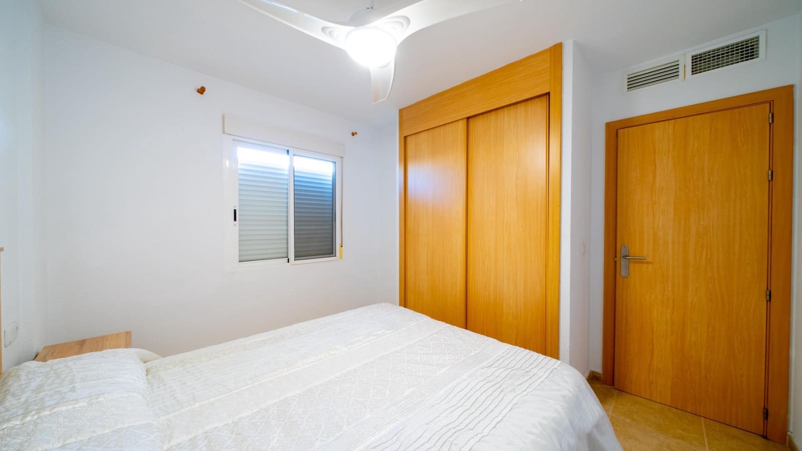 2 Zimmer Apartment zu vermieten in El Campello mit Pool Garage - 1.000 € (Ref: 10014229)