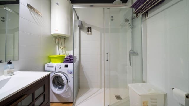 2 slaapkamer Appartement te huur in Alicante stad - € 1.800 (Ref: 10014230)