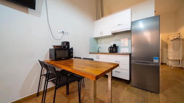 2 slaapkamer Appartement te huur in Alicante stad - € 1.800 (Ref: 10014230)