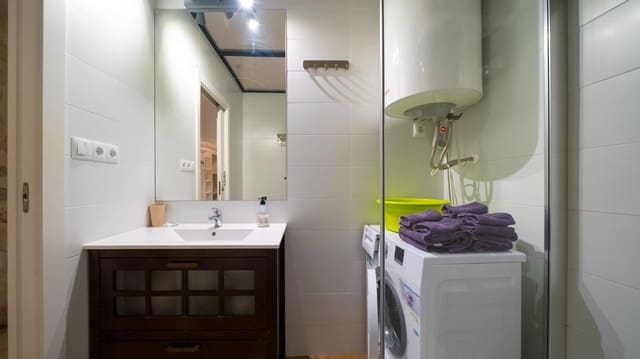 2 slaapkamer Appartement te huur in Alicante stad - € 1.800 (Ref: 10014230)