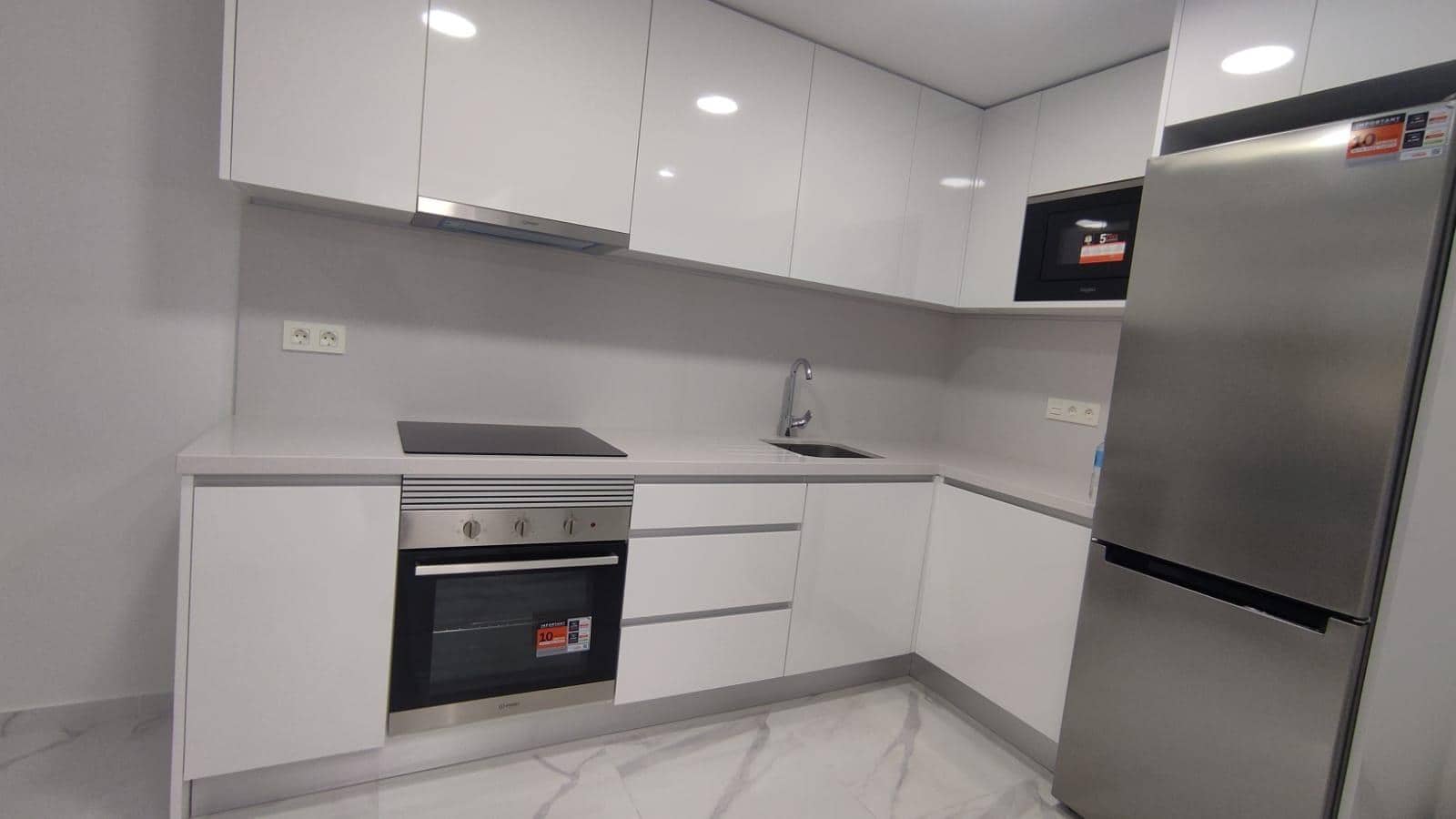 1 sovrum Lägenhet att hyra i Alicante stad med pool - 1 500 € (Ref: 10014232)