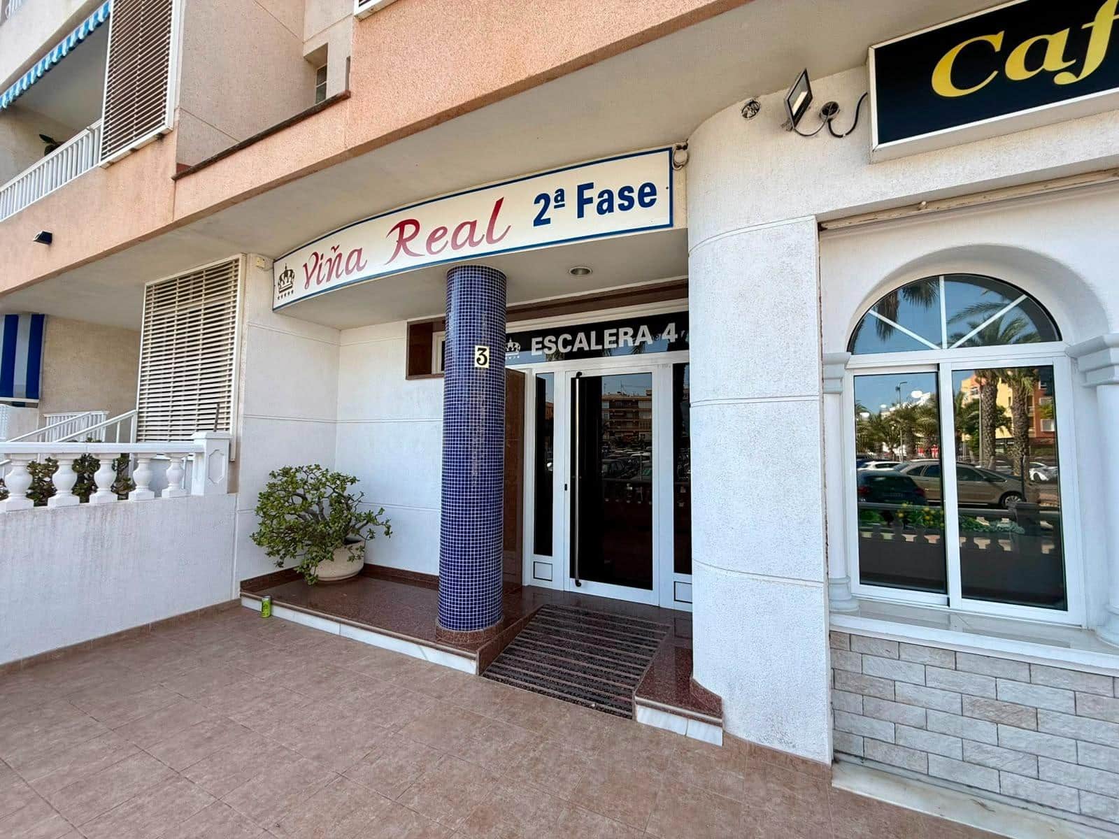 Comercial para venda em Guardamar del Segura com garagem - 269 900 € (Ref: 10015614)