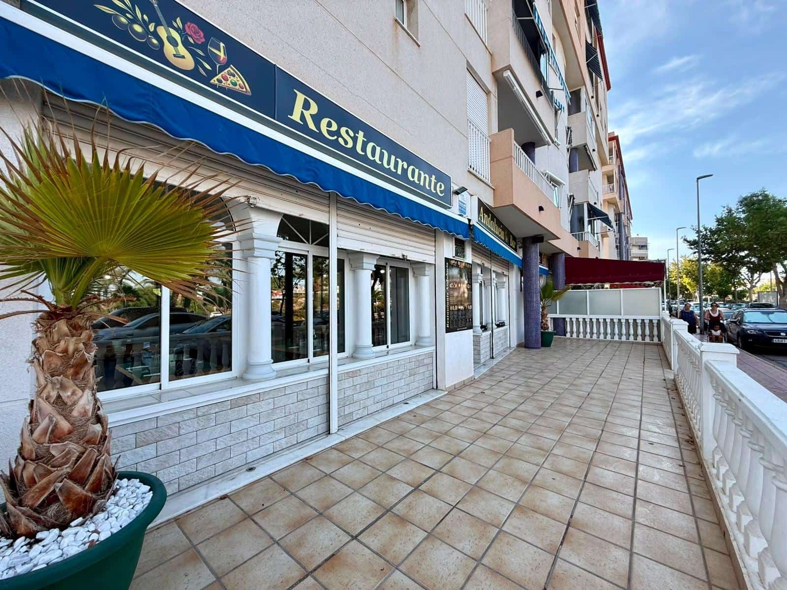 Comercial para venda em Guardamar del Segura com garagem - 269 900 € (Ref: 10015614)