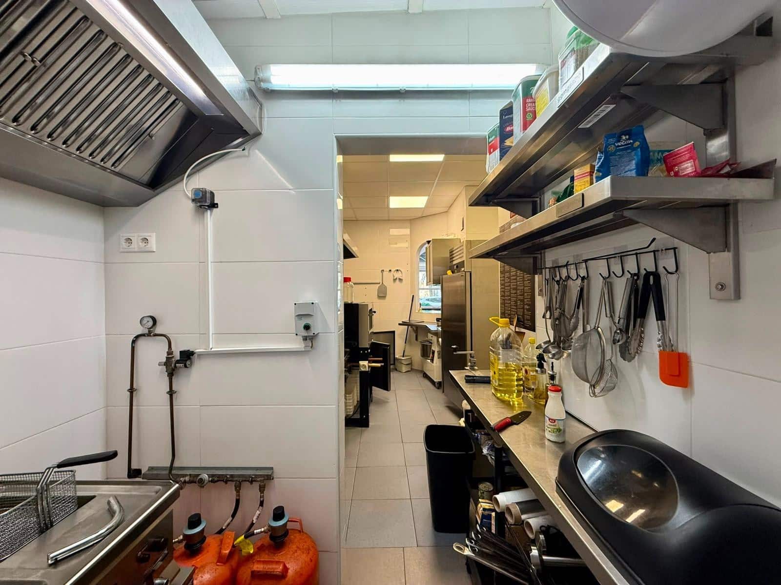 Comercial para arrendar em Guardamar del Segura com garagem - 1 500 € (Ref: 10015615)