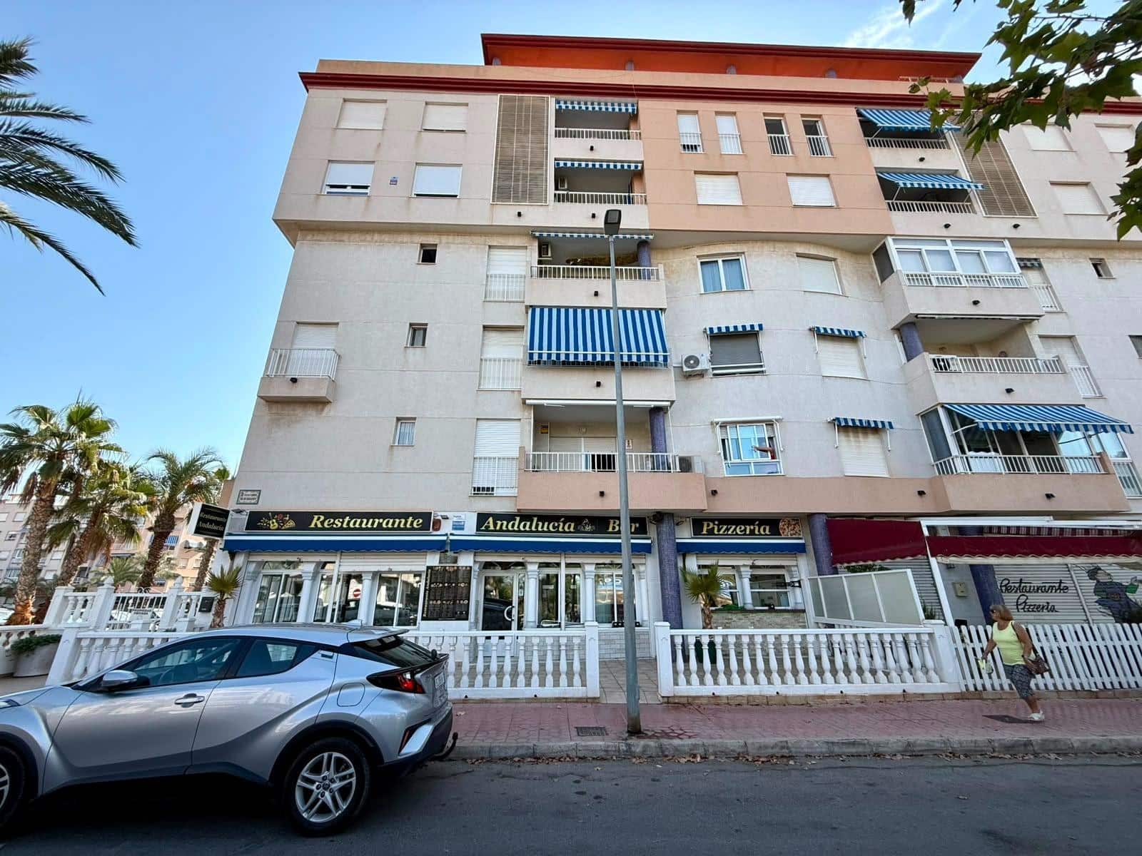 Comercial para arrendar em Guardamar del Segura com garagem - 1 500 € (Ref: 10015615)