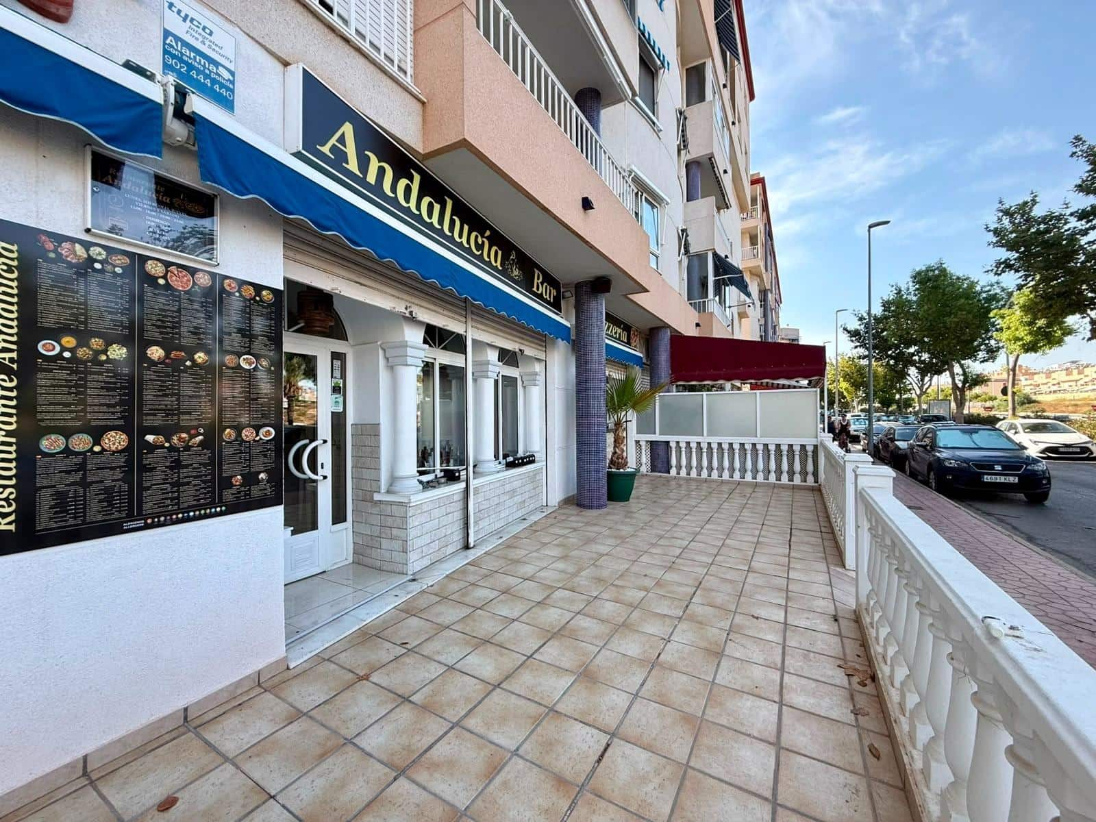 Comercial para arrendar em Guardamar del Segura com garagem - 1 500 € (Ref: 10015615)