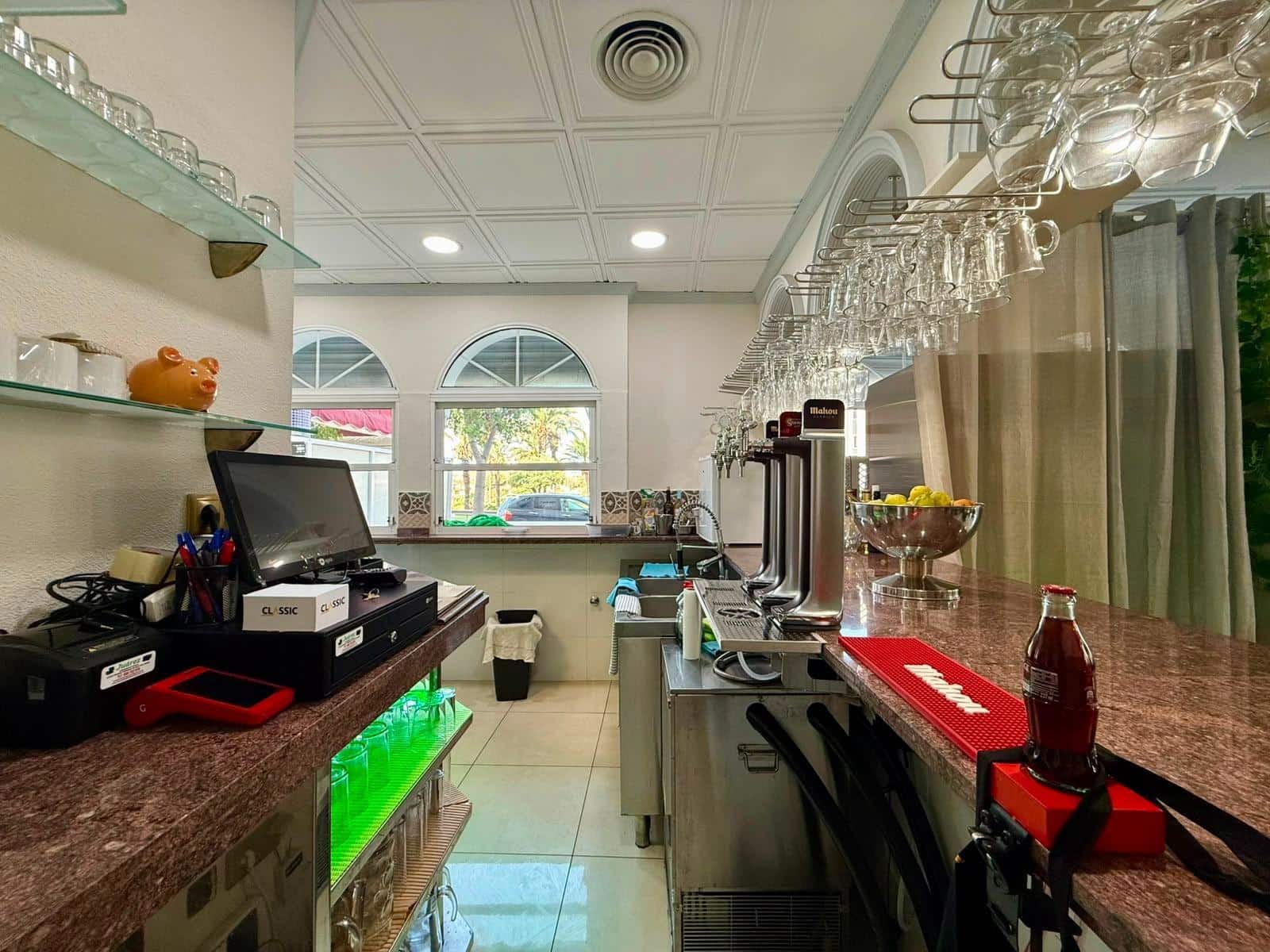 Comercial para arrendar em Guardamar del Segura com garagem - 1 500 € (Ref: 10015615)