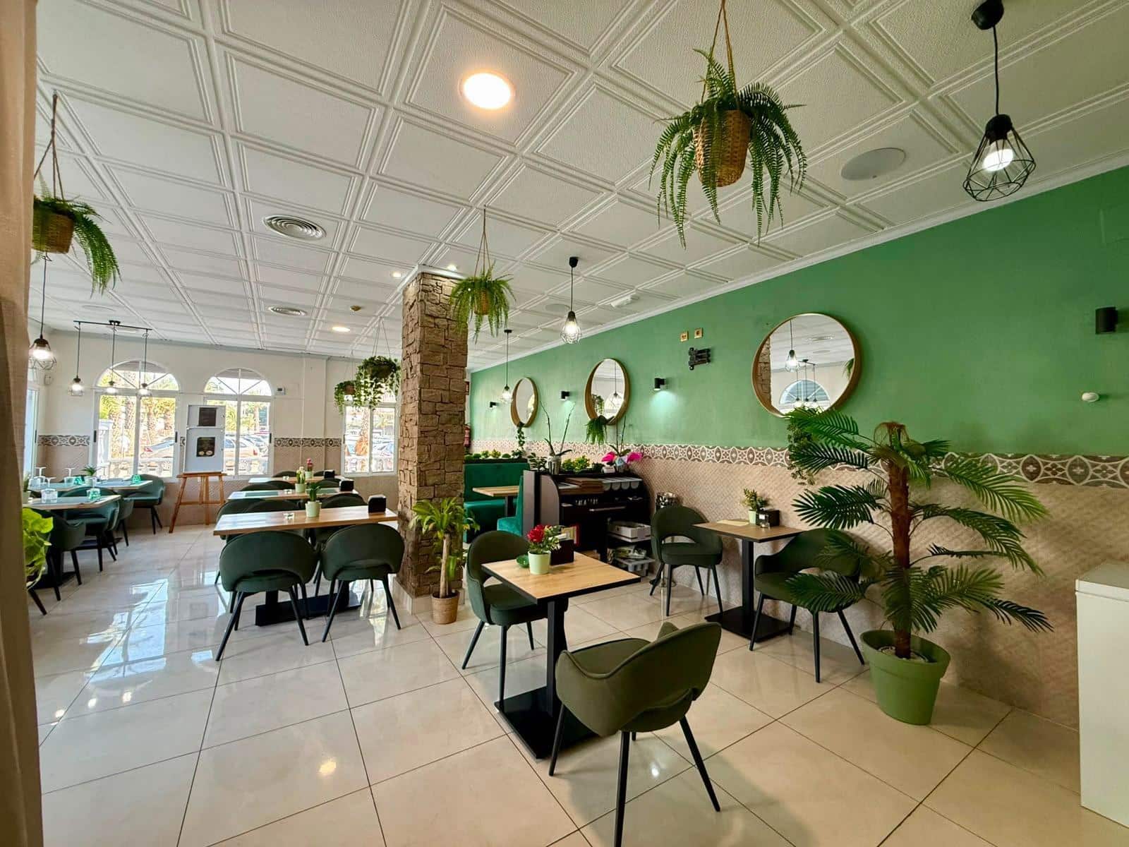 Comercial para arrendar em Guardamar del Segura com garagem - 1 500 € (Ref: 10015615)
