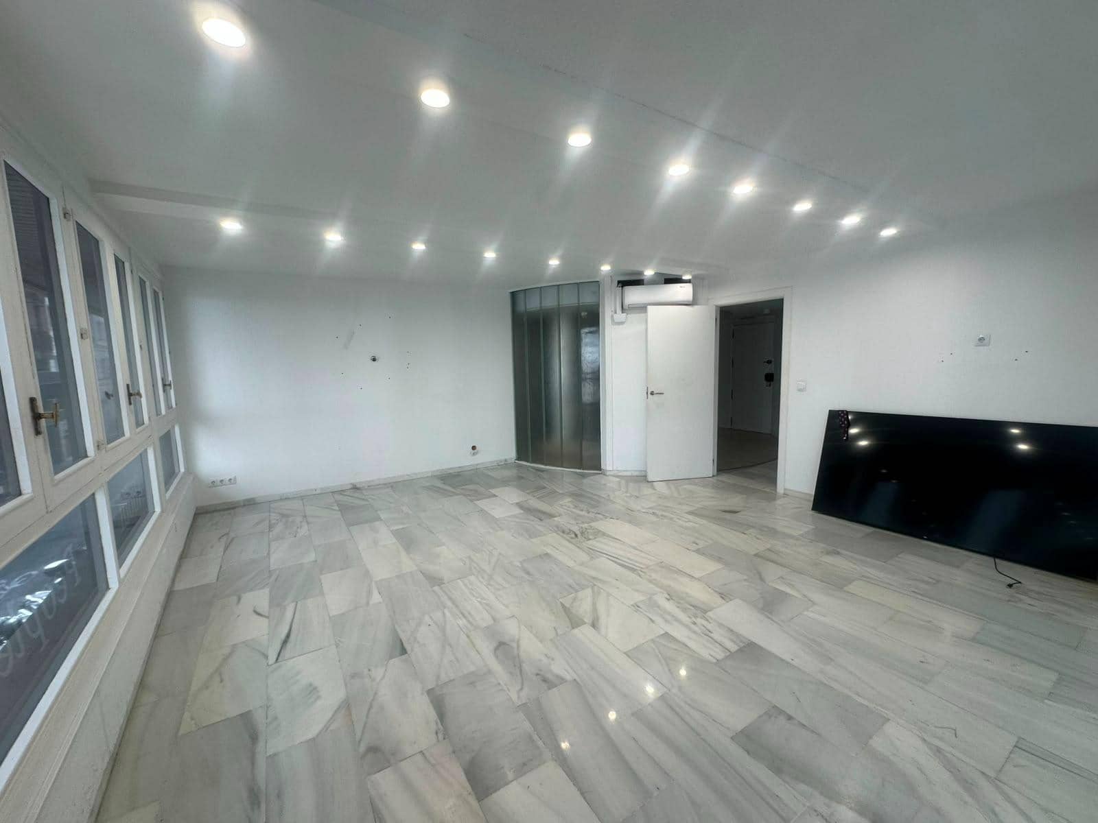 3 sovrum Lägenhet att hyra i Alicante stad - 1 800 € (Ref: 10015617)