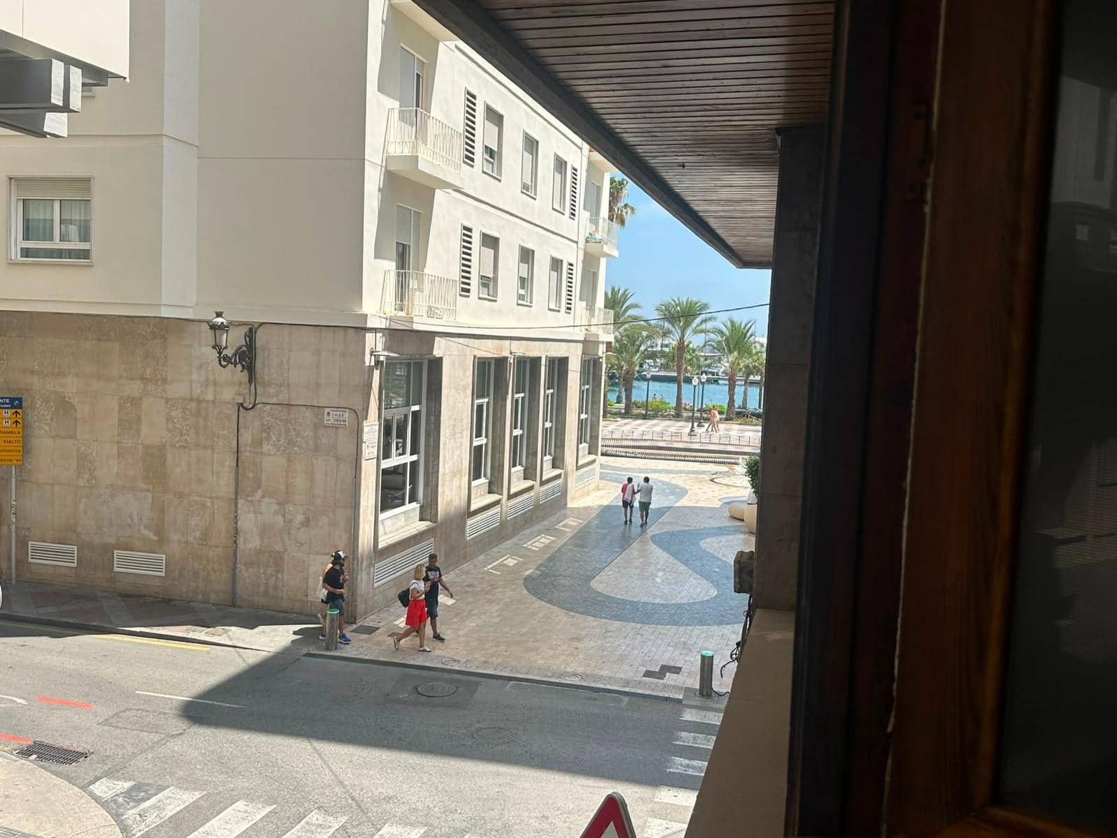 3 sovrum Lägenhet att hyra i Alicante stad - 1 800 € (Ref: 10015617)