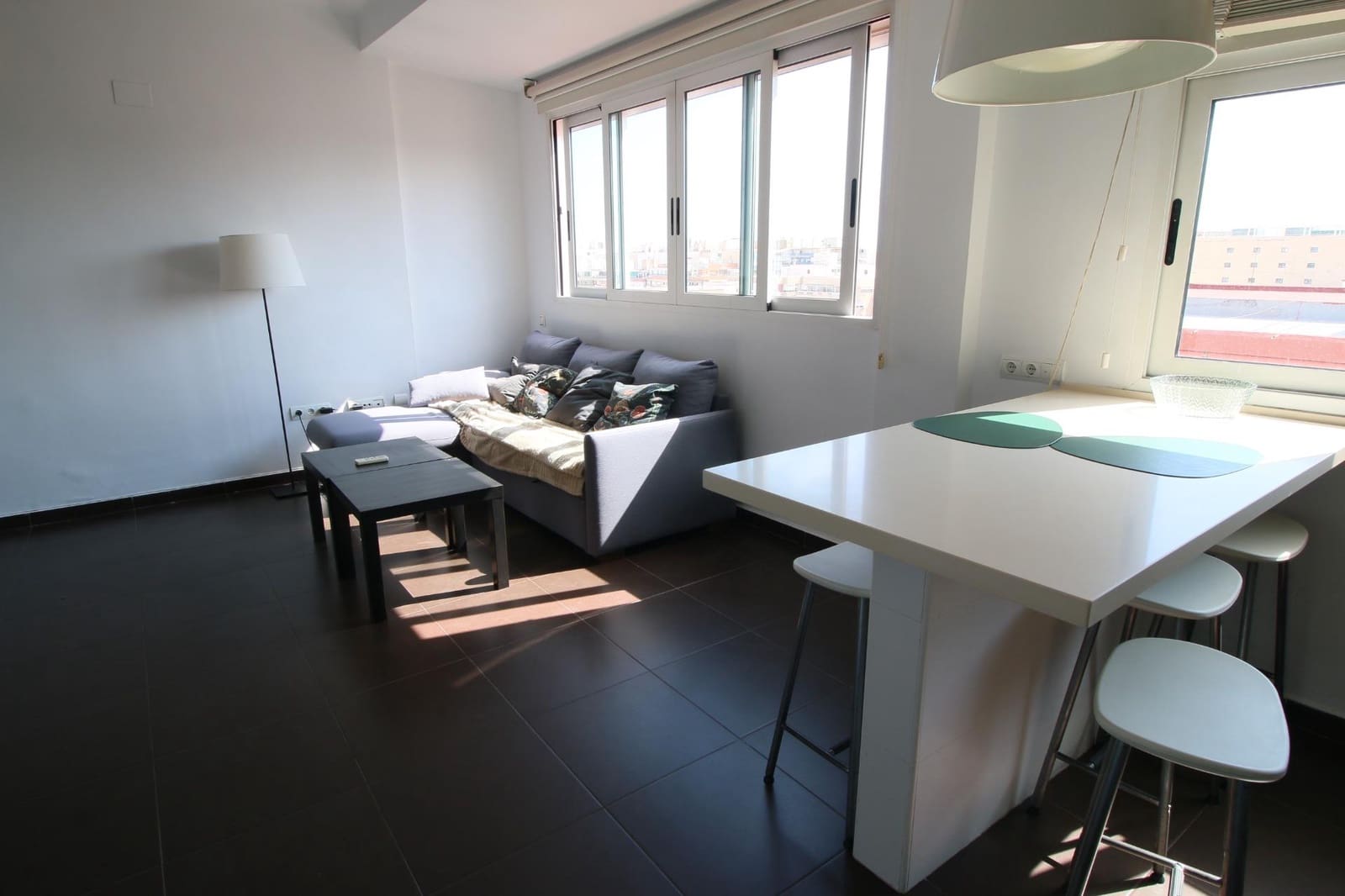 1 sovrum Lägenhet att hyra i Alicante stad - 1 100 € (Ref: 10015618)