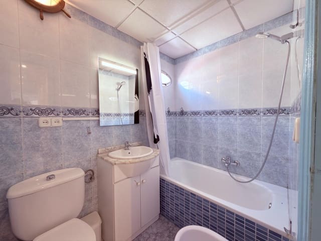 Apartamento de 2 habitaciones en Carolinas Bajas, Alicante / Alacant ciudad en venta - 137.000 € (Ref: 10015619)
