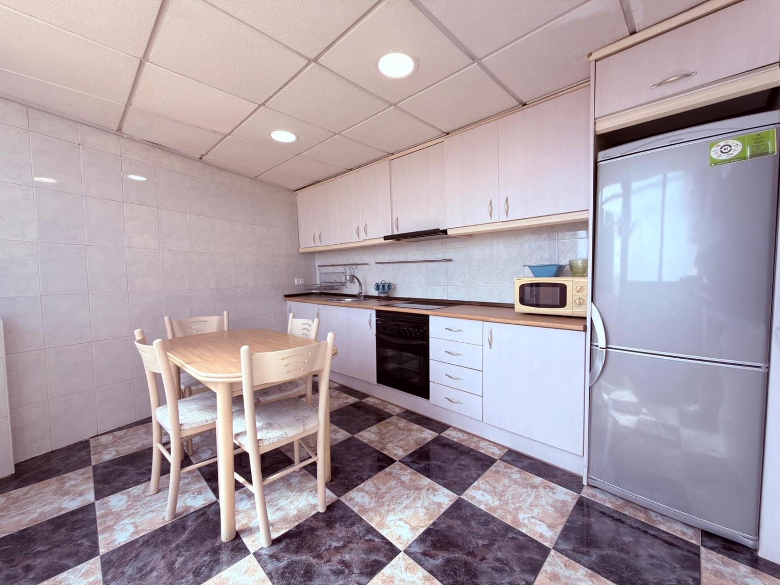 2 bedroom Apartment for sale in Alicante / Alacant city - € 129,900 (Ref: 10015619)