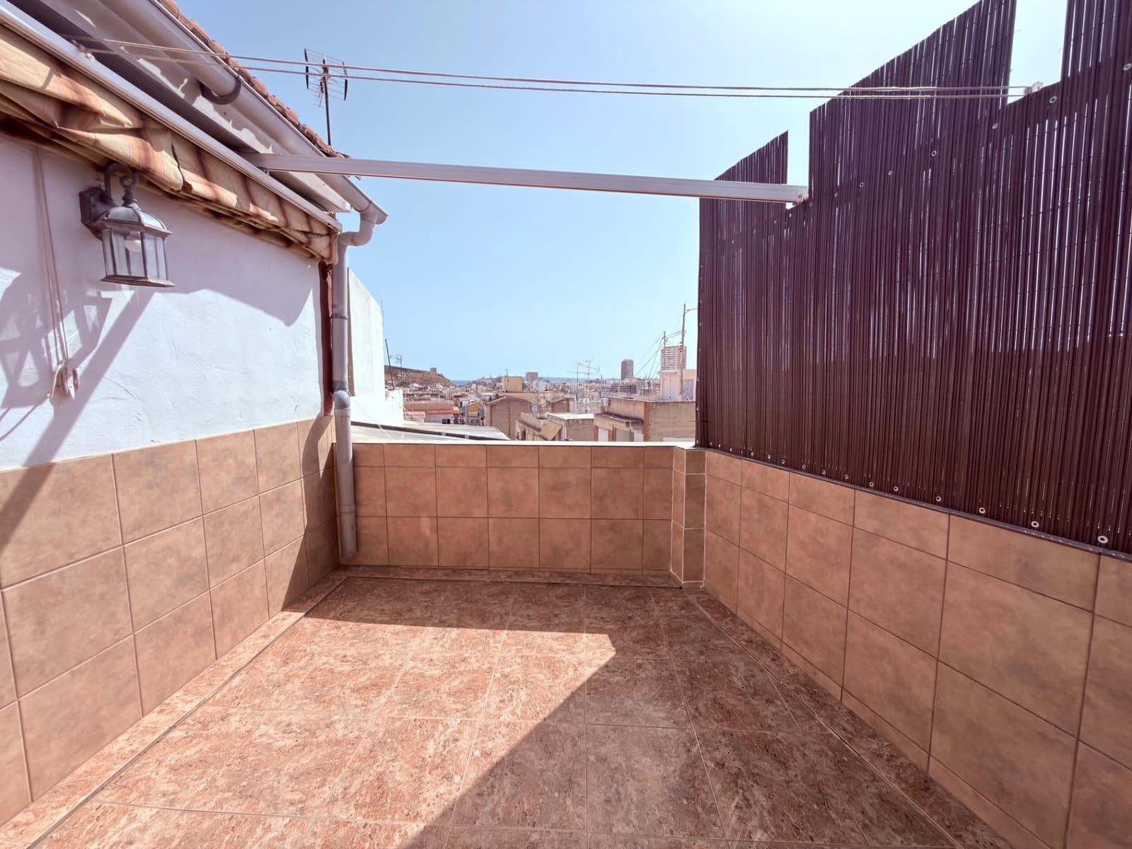 2 bedroom Apartment for sale in Alicante / Alacant city - € 129,900 (Ref: 10015619)