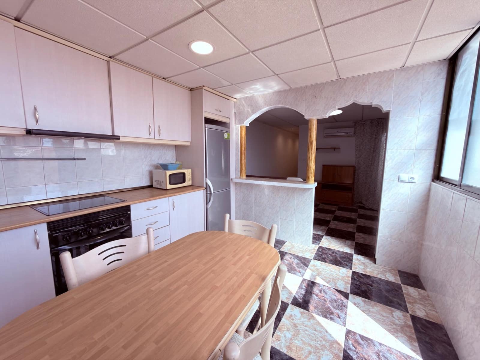 2 bedroom Apartment for sale in Alicante / Alacant city - € 129,900 (Ref: 10015619)