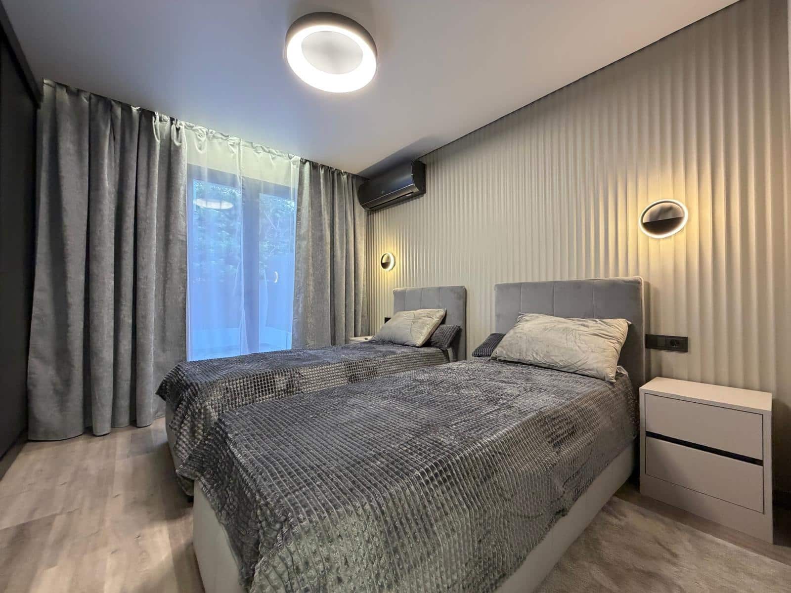 4 sypialnia Willa na sprzedaż w Punta Prima z basenem garażem - 749 000 € (Ref: 10017548)