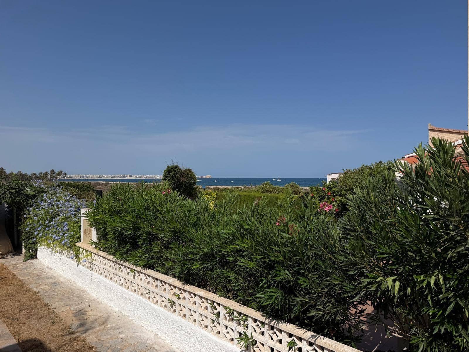 4 sypialnia Willa na sprzedaż w Punta Prima z basenem garażem - 749 000 € (Ref: 10017548)